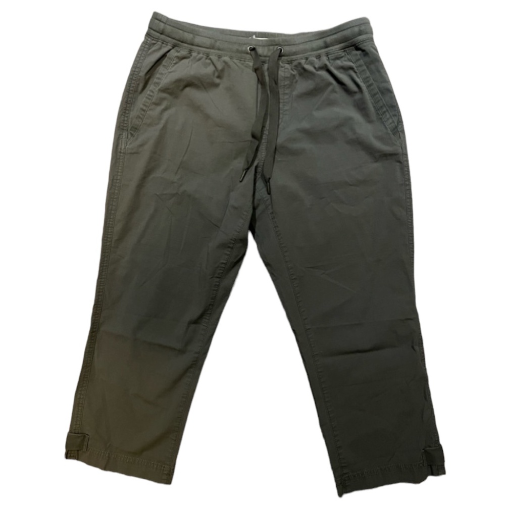 L.L. Bean Stretch Ripstop Pull-On Capri Pants - Picture 6 of 12